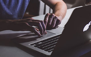 意甲媒体热议：米兰现任9号和前任9号同时爆发，现任打进米兰处子球，前任在希腊上演大四喜！